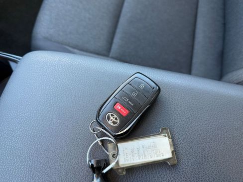 Used 2025 Toyota Camry LE image 21