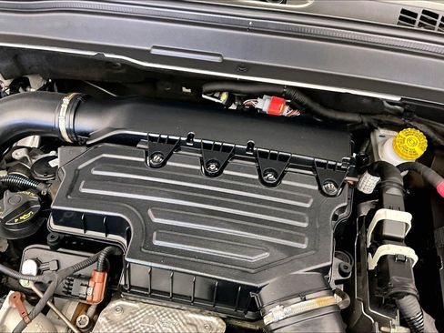 Used 2022 Jeep Renegade Latitude AWD/4WD image 31