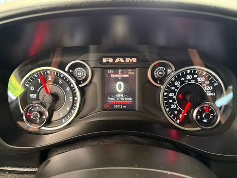 Used 2020 RAM 2500 Big Horn w/ Level 1 Equipment Group AWD/4WD image 12