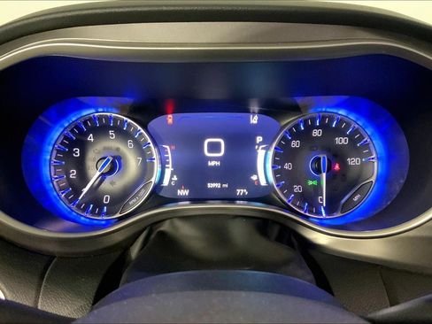 Used 2024 Chrysler Pacifica Touring-L FWD image 22