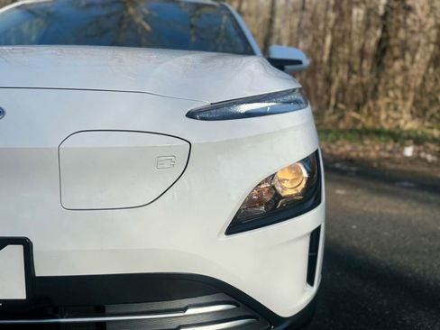 Used 2023 Hyundai Kona SEL image 3