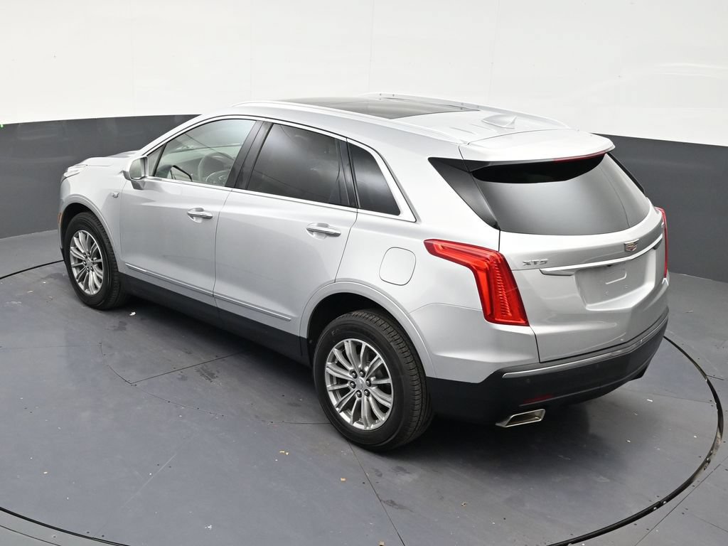 Used 2017 Cadillac XT5 Luxury w/ Driver Awareness Package FWD image 14