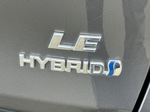 Used 2021 Toyota RAV4 LE w/ Carpet Mat Package (TMS) AWD/4WD image 22