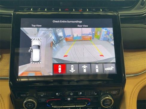 New 2025 Jeep Grand Cherokee Summit image 26