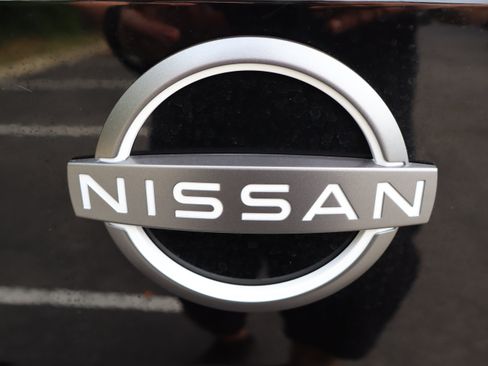 Used 2023 Nissan Frontier SV w/ Midnight Edition Package RWD image 41