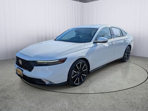 Certified 2025 Honda Accord Touring image 6