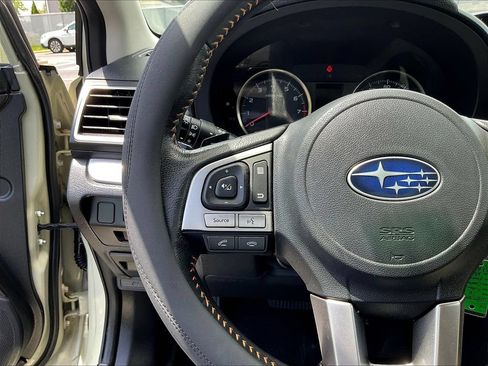Used 2016 Subaru Crosstrek 2.0i Premium w/ Moonroof Package AWD/4WD image 9