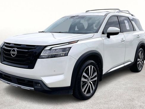 Used 2023 Nissan Pathfinder Platinum image 15