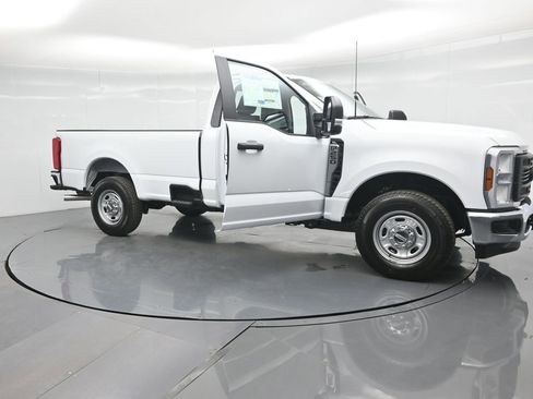 New 2026 Ford F250 XL w/ XL Chrome Package image 27
