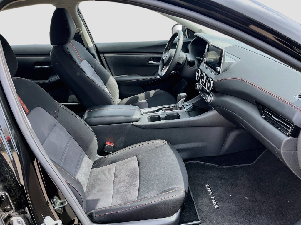 Used 2025 Nissan Sentra SR FWD image 28