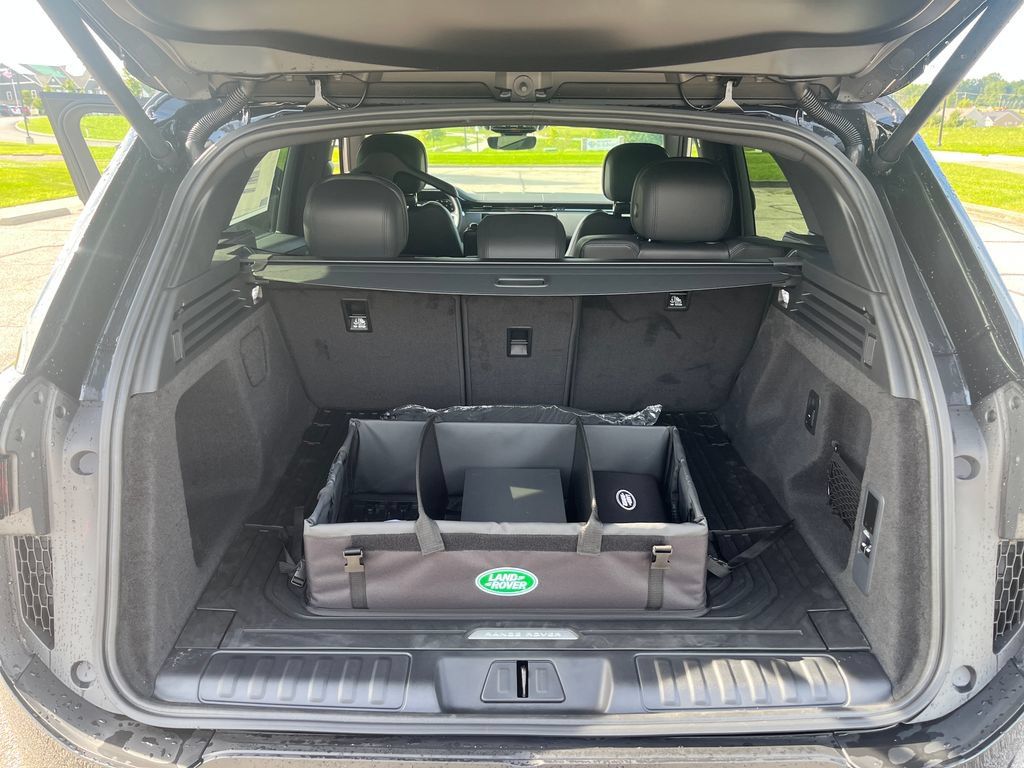 New 2026 Land Rover Range Rover Sport SE AWD/4WD image 17