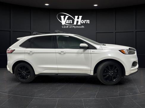 Used 2020 Ford Edge ST-Line w/ Cold Weather Package AWD/4WD image 8