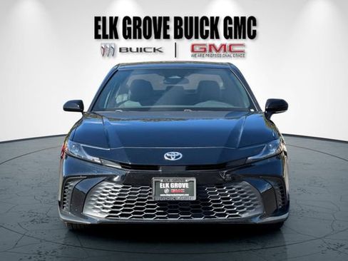 Used 2025 Toyota Camry SE FWD image 9
