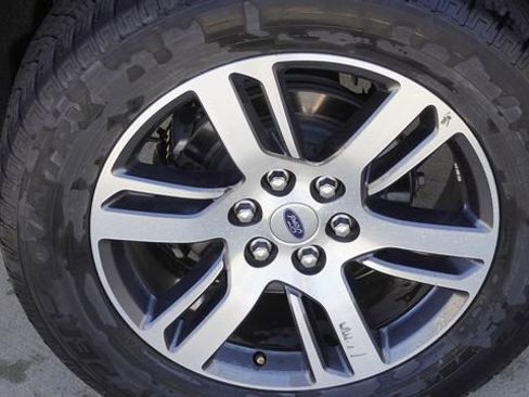 Used 2024 Ford Expedition Limited AWD/4WD image 11