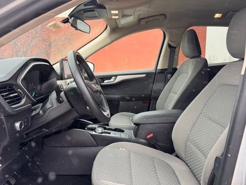 Used 2020 Ford Escape SE image 7