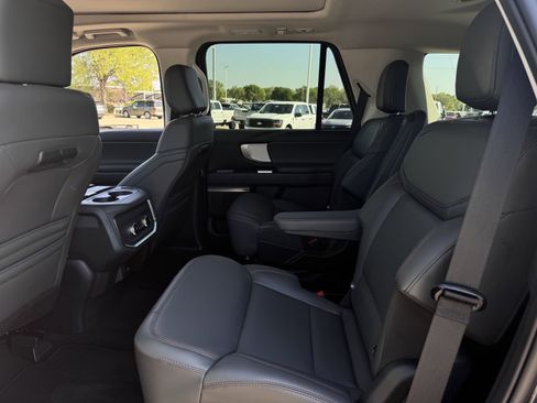 New 2025 Ford Expedition Active image 24