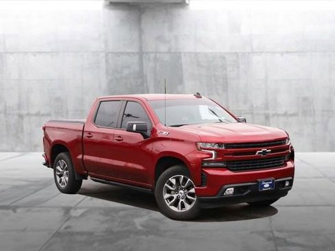 Used 2022 Chevrolet Silverado 1500 RST AWD/4WD image 2