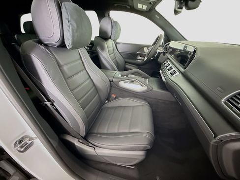 New 2026 Mercedes-Benz GLS 450 4MATIC image 32