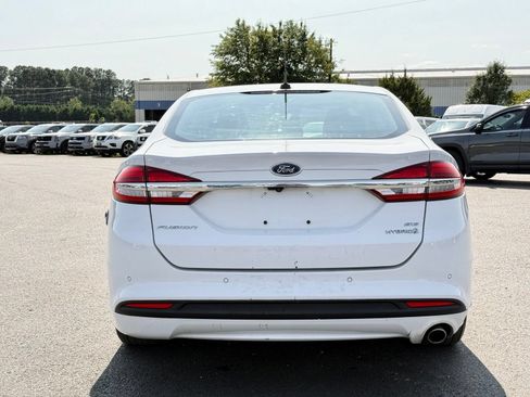 Used 2018 Ford Fusion SE w/ Equipment Group 602A FWD image 7