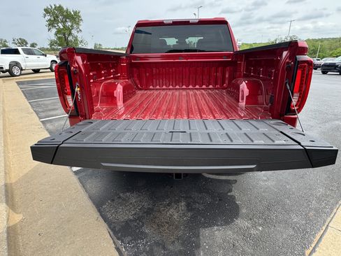 New 2026 GMC Sierra 1500 SLT image 6