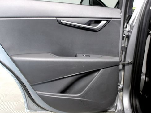 Used 2025 Kia Niro LX FWD image 19
