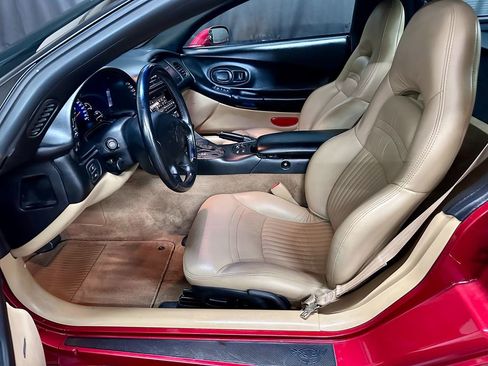 Used 2000 Chevrolet Corvette Coupe w/ Memory Pkg image 12