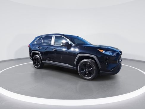 Used 2021 Toyota RAV4 XLE image 9