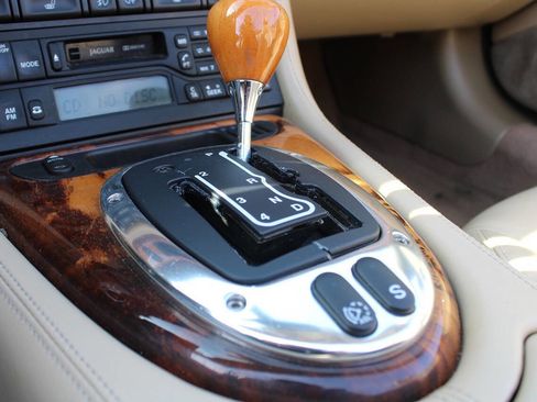 Used 2005 Jaguar XK8 XK8 2dr Convertible image 22