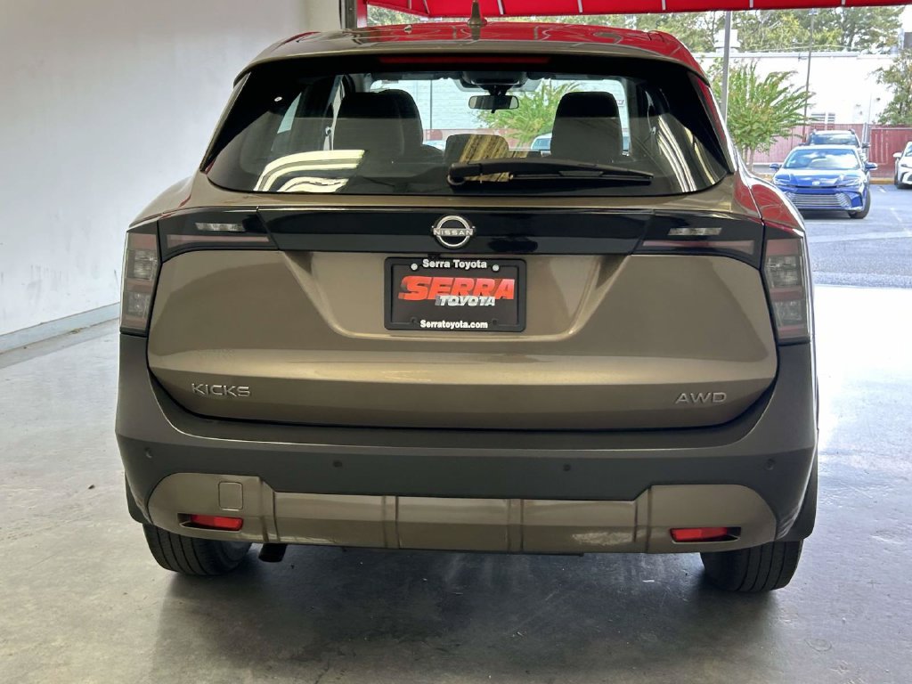 Used 2025 Nissan Kicks S AWD/4WD image 4