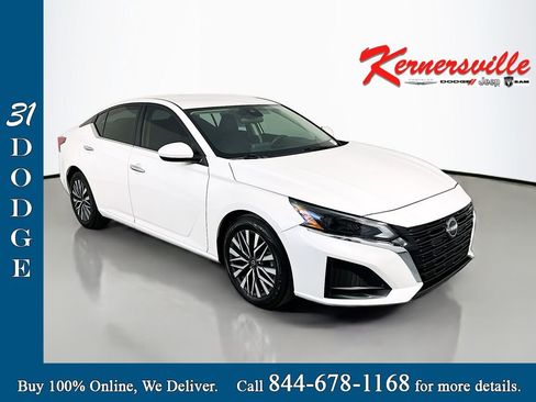 Used 2023 Nissan Altima 2.5 SV FWD image 1