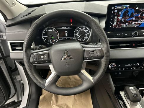New 2026 Mitsubishi Outlander ES AWD/4WD image 4