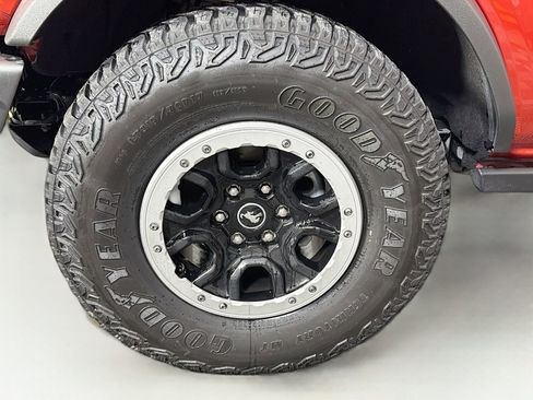 Used 2022 Ford Bronco Badlands w/ Sasquatch Package image 32