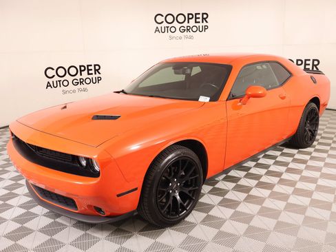 Used 2020 Dodge Challenger SXT w/ Blacktop Package RWD image 9