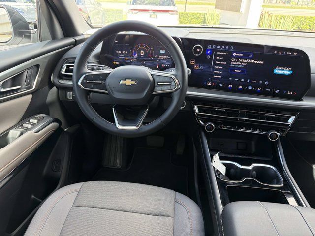 Used 2026 Chevrolet Traverse LT FWD image 25