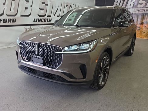 Certified 2025 Lincoln Aviator Reserve w/ Equipment Group 201A AWD/4WD image 18