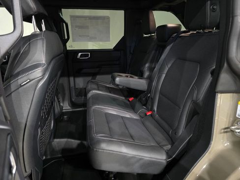 New 2025 Ford Bronco Badlands image 32