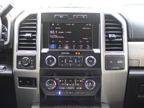 Used 2019 Ford F250 Lariat w/ Lariat Ultimate Package AWD/4WD image 18