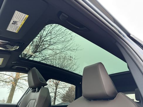 New 2026 BMW X3 xDrive30 w/ Premium Package image 9