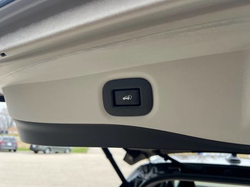 Used 2017 Nissan Rogue SL image 25