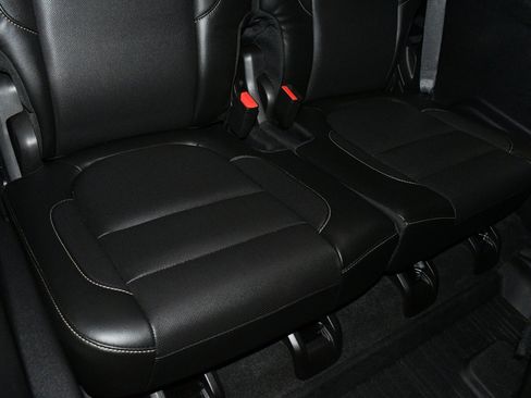 Used 2019 GMC Acadia SLT FWD image 24