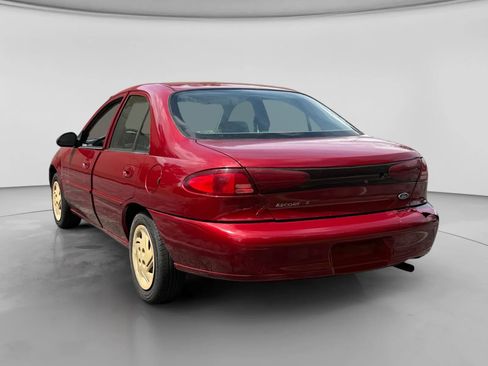 Used 2002 Ford Escort Sedan FWD image 3