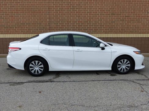 Used 2018 Toyota Camry LE FWD image 10