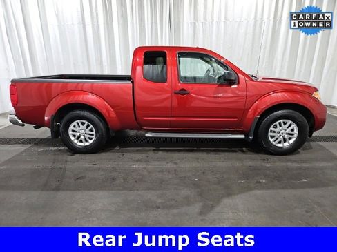 Used 2017 Nissan Frontier SV image 2