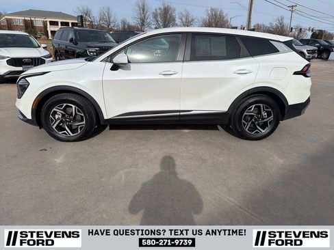 Used 2024 Kia Sportage LX image 7