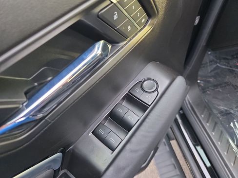 New 2025 Chevrolet Colorado Z71 w/ Midnight Edition image 12