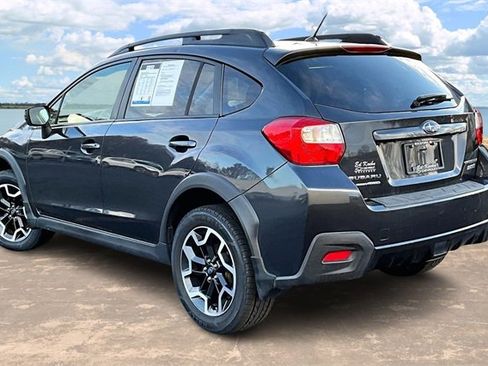 Used 2016 Subaru Crosstrek 2.0i Premium w/ Moonroof Package image 4