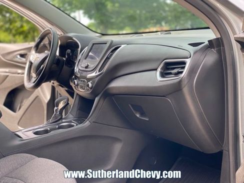 Used 2023 Chevrolet Equinox LT FWD image 17