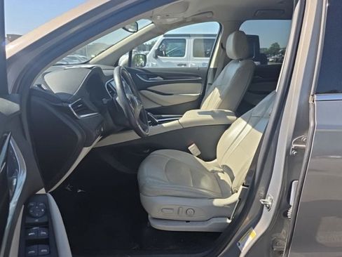 Used 2018 Buick Enclave Essence w/ Trailering Package FWD image 6