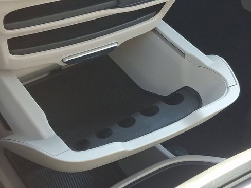 Used 2023 Chrysler Pacifica Touring-L image 25