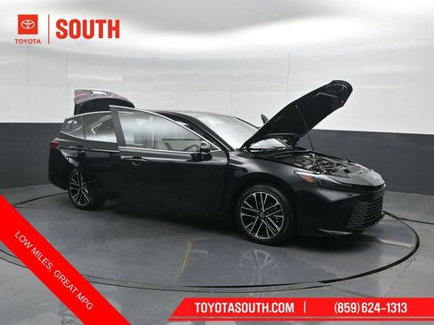 Used 2025 Toyota Camry XLE image 57
